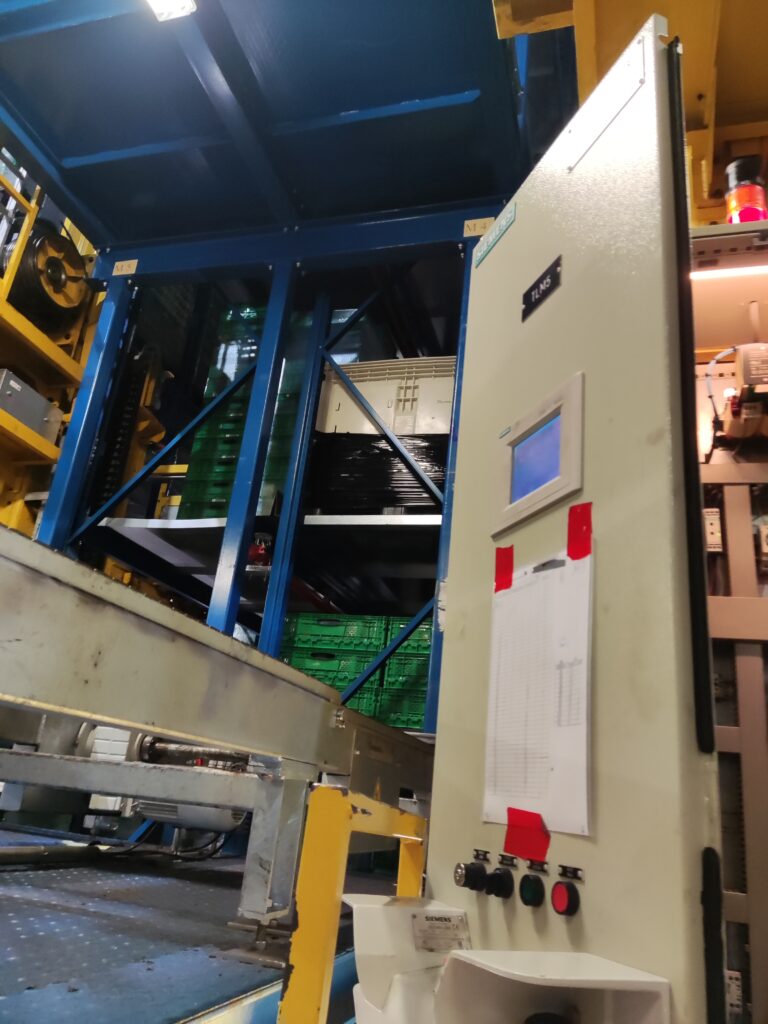 Cuadro eléctrico de traslo en almacén automático tras migración de PLC a Siemens S7-1500